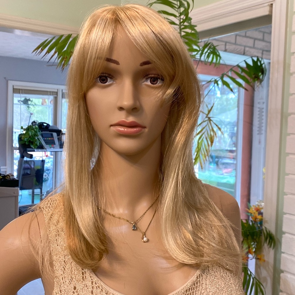 WEST BAY Wig Blonde with light caramel highlight